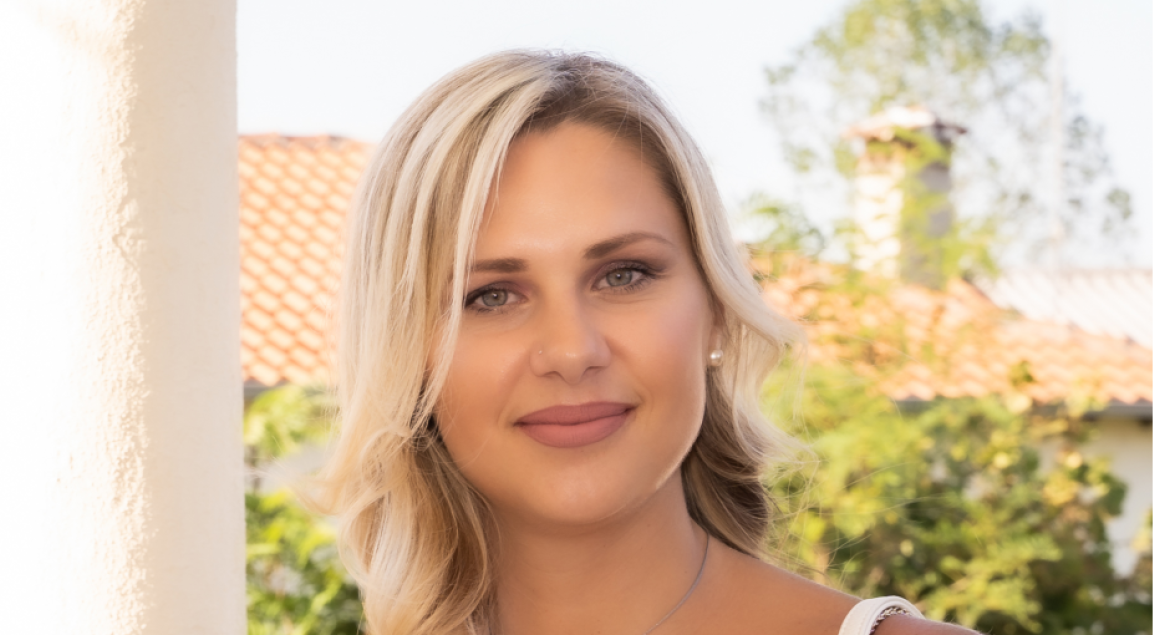 Οι απόφοιτοι στο προσκήνιο -Χρύσα Μπαχαρίδου